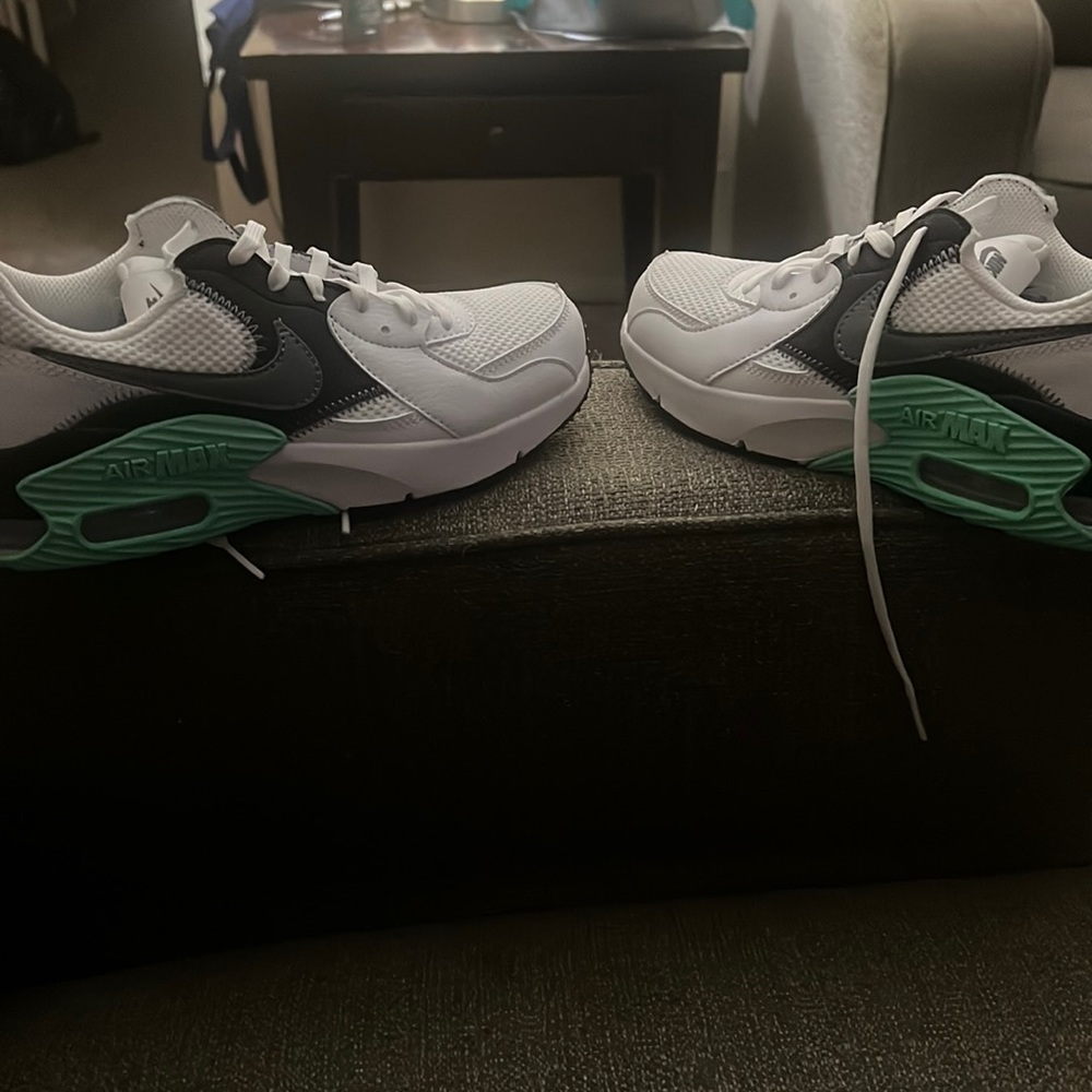New WMNS NIKE AIR MAX EXCEE 6.5